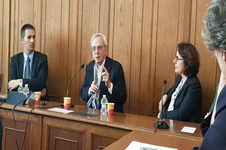 Eusebio Leal imparte conferencia en universidad de París