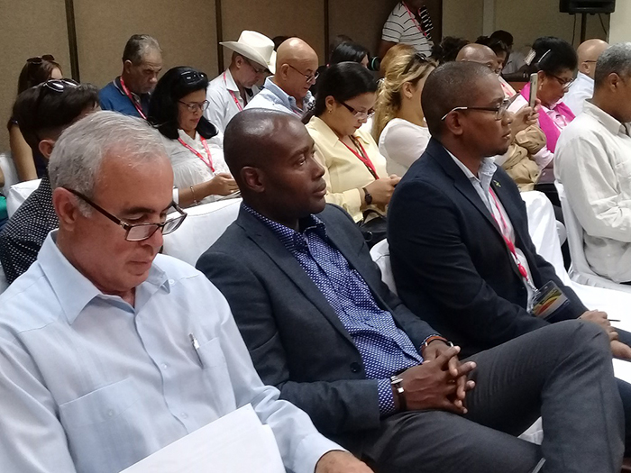 Los eventos El Caribe primero, organizado por la Cepal, y el XII Foro del Gran Caribe, auspiciado por la AEC, estuvieron entre los más prominente del segundo día de la Feria. Foto: Betty Beatón Ruiz