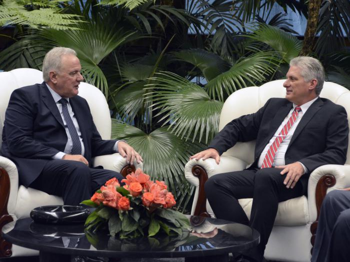 Recibió Díaz-Canel al Comisario de Cooperación Internacional y Desarrollo de la Comisión Europea