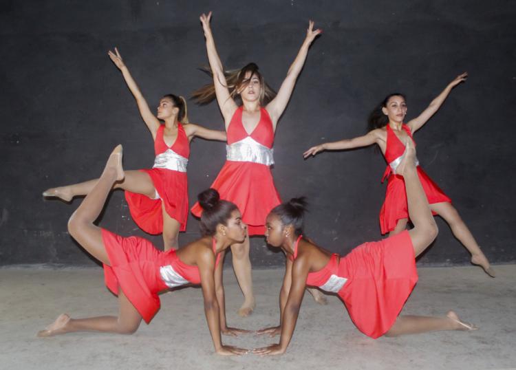 Grupo de danzas Liberación. Foto: Isabel Aguilera