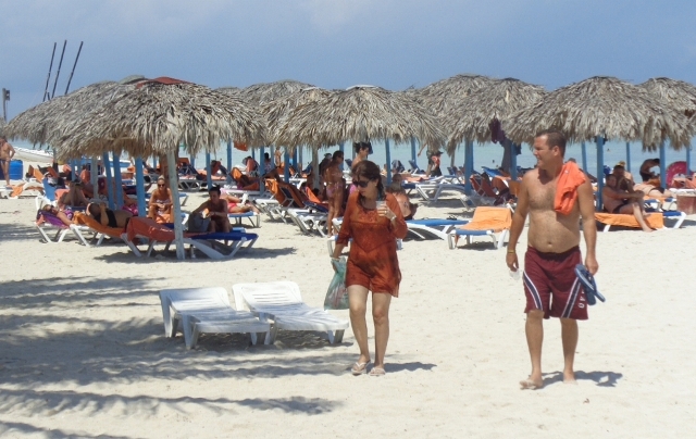 Sol Palmeras, hotel cuatro estrellas, alcanza un promedio mensual de mil 200 clientes en sus 604 habitaciones. Foto: Noryis