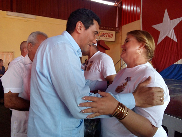 Varios transportistas holguineros fueron reconocidos por su trayectoria laboral. Foto: Lianne Fonseca Diéguez