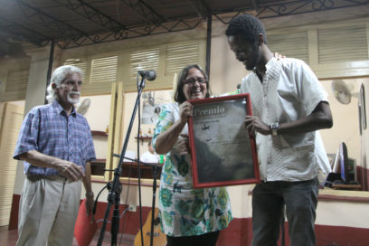 Entregan Premio Nacional de Décimas Toda luz y toda mía