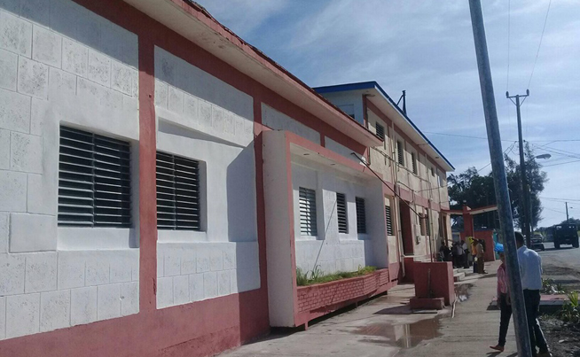 Más familias damnificadas por el tornado reciben viviendas en La Habana