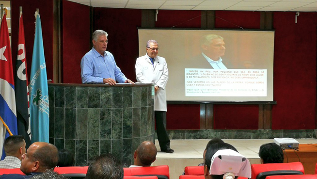 Inicia Díaz-Canel visita a instituciones de salud habaneras