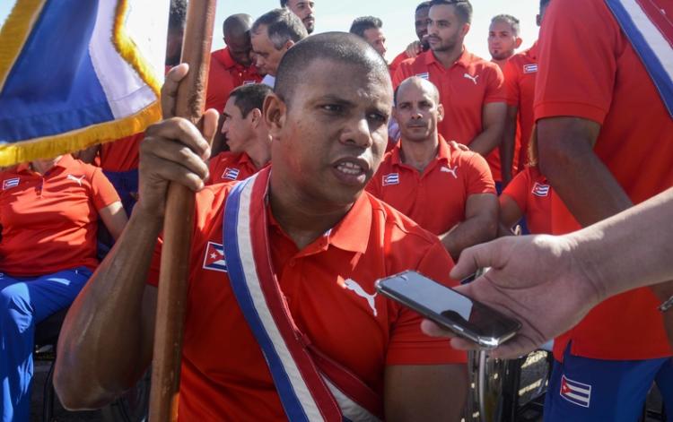 El nadador Lorenzo Pérez Escalona, Medalista olímpico en Londres 2012, ofrece declaraciones a la Agencia Cubana de Noticias (ACN), durante el acto de abanderamiento a atletas, que participarán en los Juegos Parapanamericanos Lima 2019, en el Memorial José Martí de La Habana, Cuba, el 20 de julio de 2019. ACN FOTO/ Ariel LEY ROYERO/ rrcc