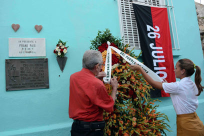 Santiago de Cuba recuerda a los mártires de la Revolución (+ Fotos)