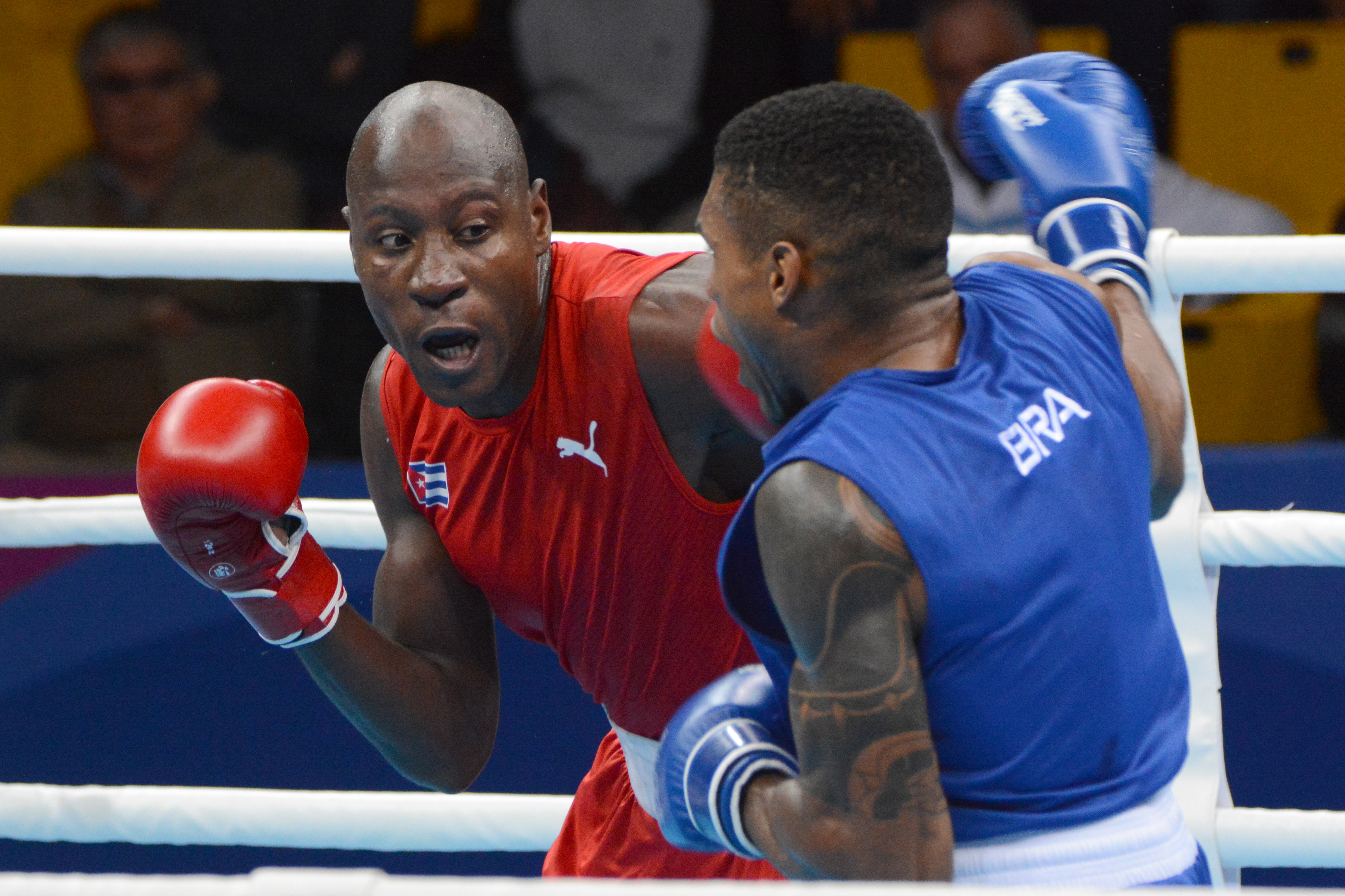 Erislandy Savón vs. Abner Teixeira (BRA) en 91 kg . Foto: Osvaldo GUTIÉRREZ GÓMEZ