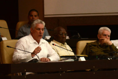 Llama Díaz-Canel a defender el turismo cubano y a contar con la industria nacional (+Fotos)