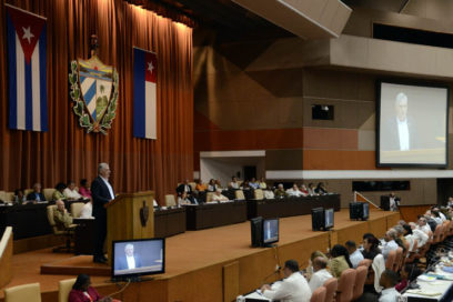 Díaz-Canel: Entregarnos en cuerpo y alma al servicio de la nación (+ Fotos)