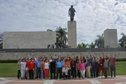 Rinden tributo al Che delegados al Coloquio Internacional Sindical