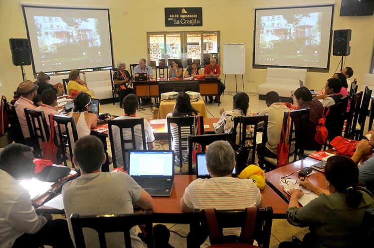 Coloquio Internacional Sindical del sector az'ucarero y bebidas .Prov de Villa Clara Cuba . 8 de Julio 2019. Foto Jos'e Ra'ul Rodr'iguez Robleda