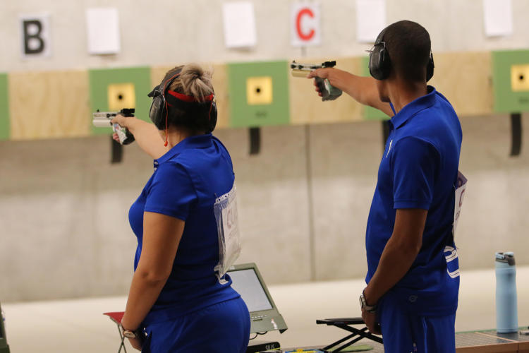 Laina Pérez y Jorge Grau, campeones de la pistola, modalidad de mixto. Foto: Mónica Ramírez