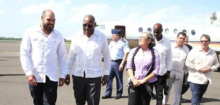 Salvador Valdés arriba a Nicaragua para celebración sandinista