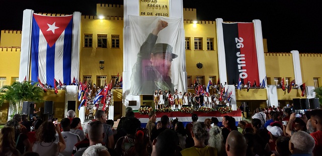 Jóvenes santiagueros reeditan asalto al cuartel Moncada, Día de la Rebeldía Nacional