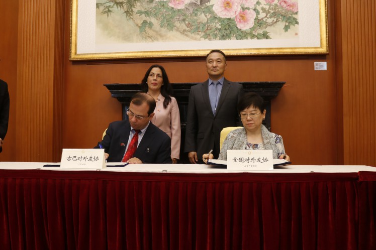 Cuba y China firman acuerdo para fortalecer solidaridad