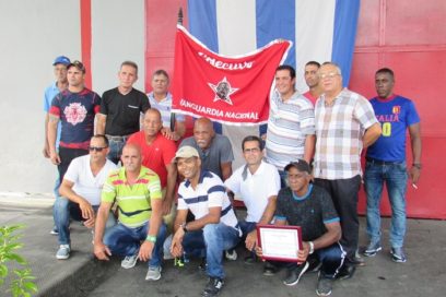 Abanderan nuevo colectivo Vanguardia Nacional en Pinar del Río