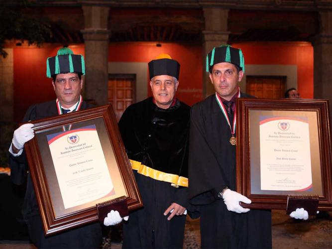 Confiere universidad mexicana título de Doctor Honoris Causa al artista cubano Erik Varela