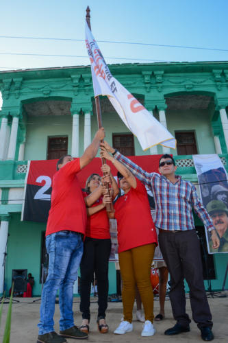 Las principales autoridades del municipio de Camagüey acogieron la Bandera que los calificaba como sede de los festejos provinciales por el 26 de Julio. Foto: Leandro Armando Pérez Pérez