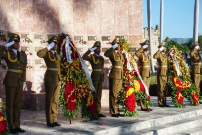 Raúl en el homenaje a los Mártires de la Revolución