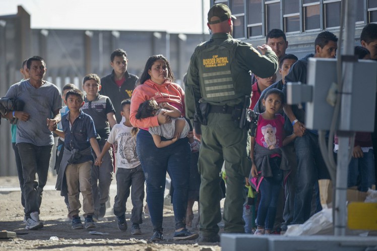 Restricciones de asilo, fuerte golpe de Trump contra los inmigrantes