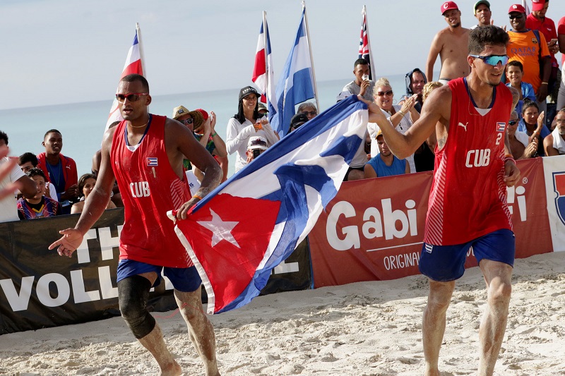 Sergio González y Luis Enrique Reyes, nuestra dupla de voleibol de playa. Foto: Radio Rebelde