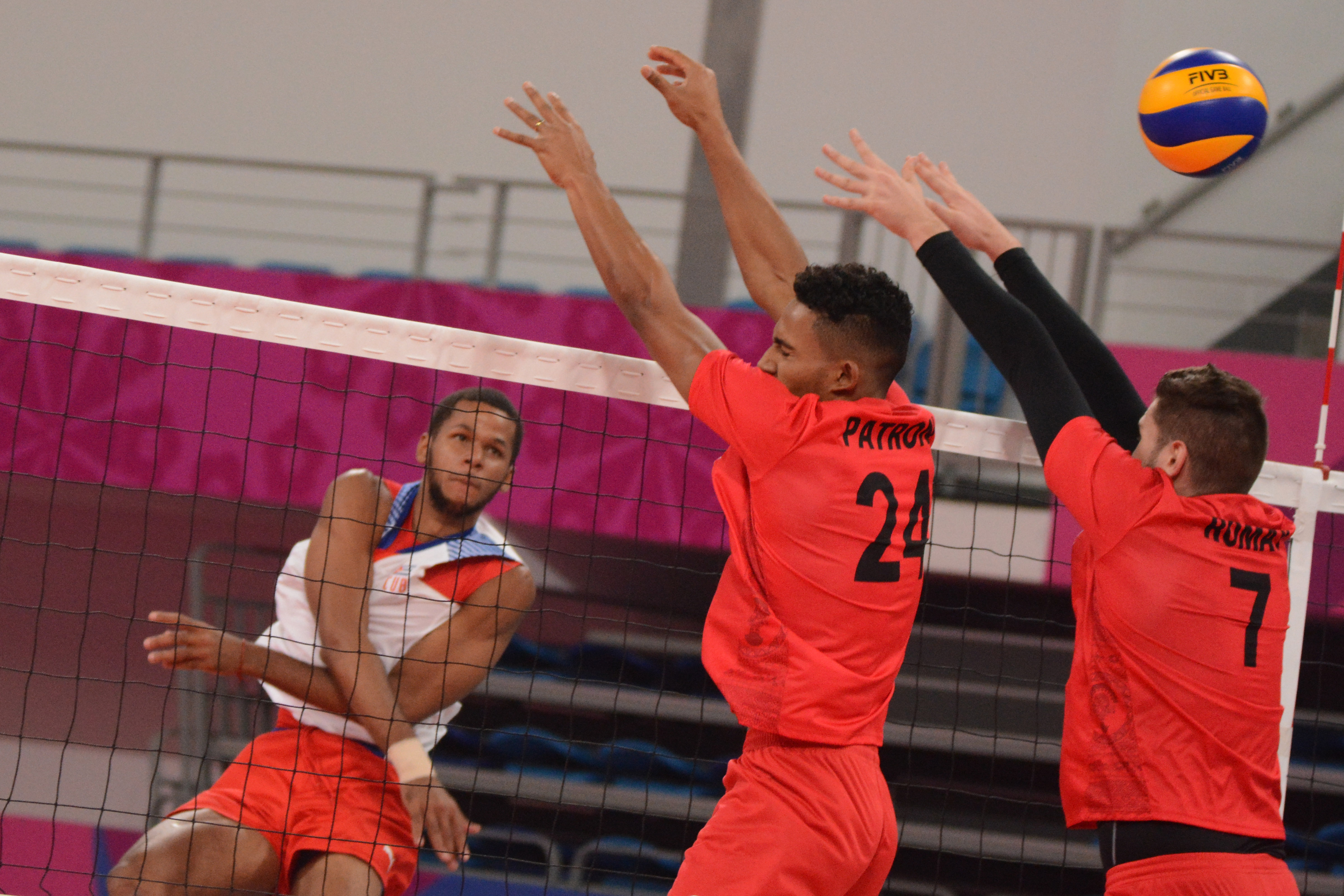 Victoria de Cuba frente a Perú en Voleibol de sala, perteneciente a la ronda prelimininar del grupo A en el Polideportivo Callao como parte de los XVIII Juegos Panamericanos, en Lima. FOTO/Osvaldo GUTIÉRREZ GÓMEZ