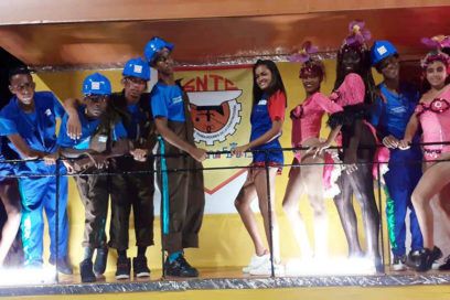 Mención especial para Carroza del Sindicato de la Construcción en Carnaval de La Habana (+Fotos)