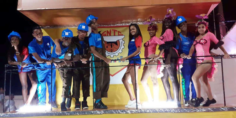 Mención especial para Carroza del Sindicato de la Construcción en Carnaval de La Habana