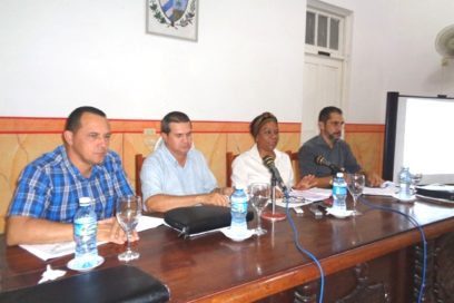 Inés María Chapman evaluó planes de ordenamiento territorial en Holguín