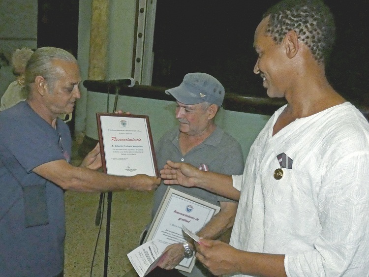 Homenaje en Palacio de los Torcedores a grupo de teatro Cimarrón en ocasión del aniversario 24 de ese colectivo