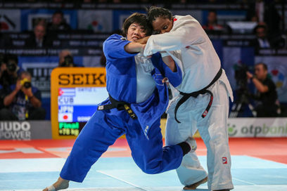 ¡Idalys, altar de plata en el Nippon Budokan!