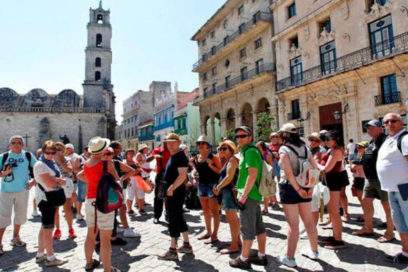 Los turistas foráneos siguen, a pesar de Trump