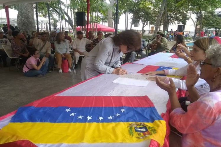Firmas contra el Bloqueo en Venezuela