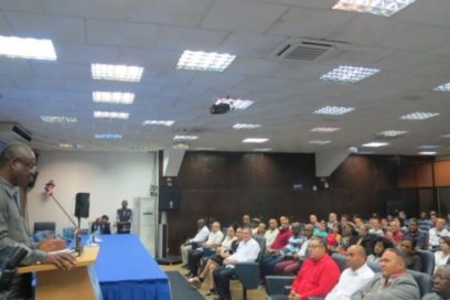 Rinden homenaje a Fidel en Angola