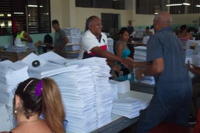 Producen más de tres millones de libretas escolares