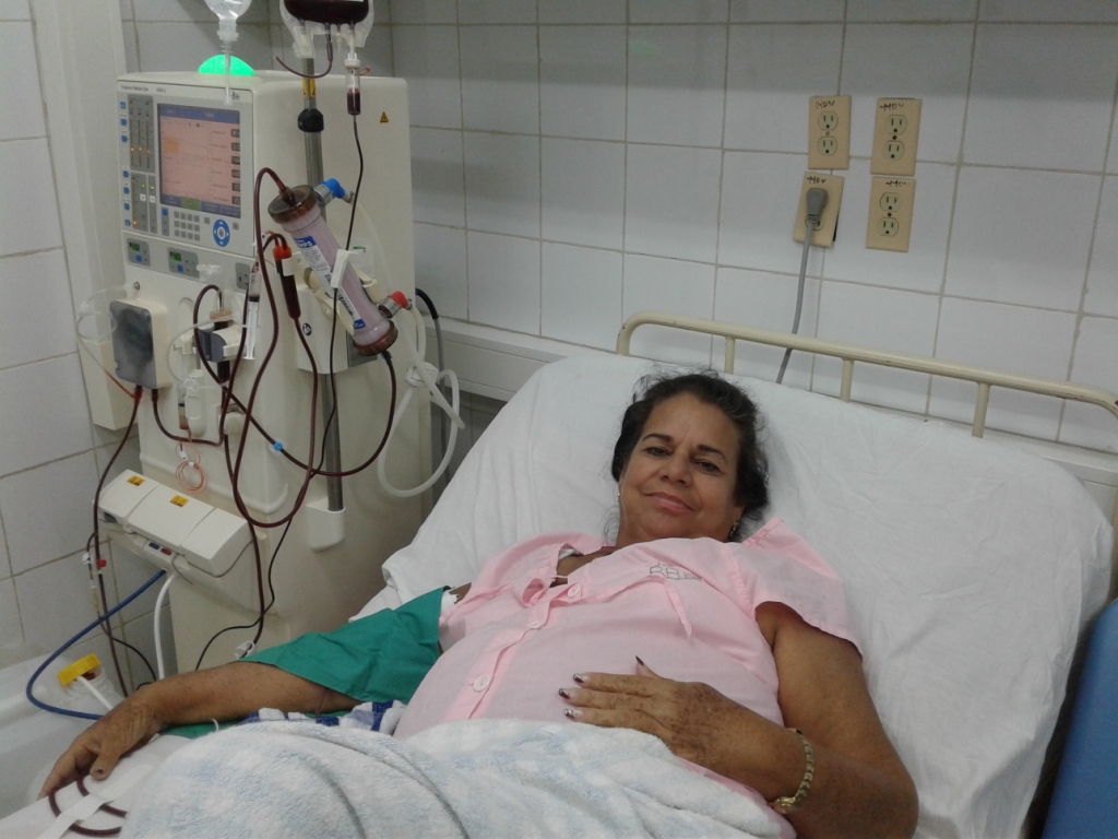 Mirna agradece cada día la bondad con la que la tratan en la sala de Nefrología del Rey Sampay. Foto: Gretel Díaz Montalvo