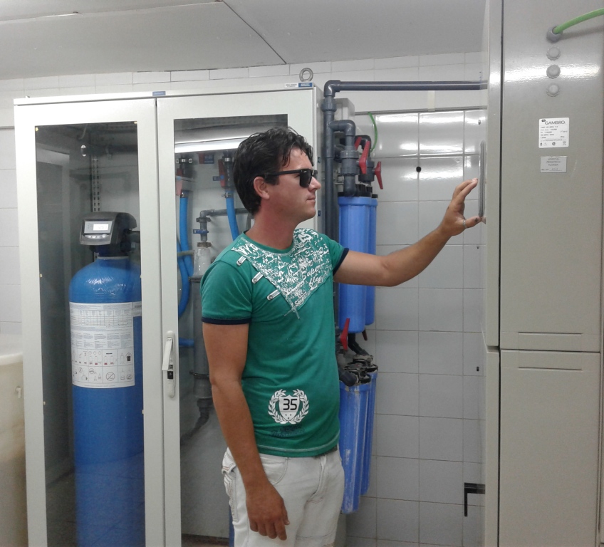 Al contar con una planta de tratamiento de agua con capacidad para 20 riñones artificiales, el personal de la sala sueña con poder prestar el servicio a más personas. Foto: Gretel Díaz Montalvo