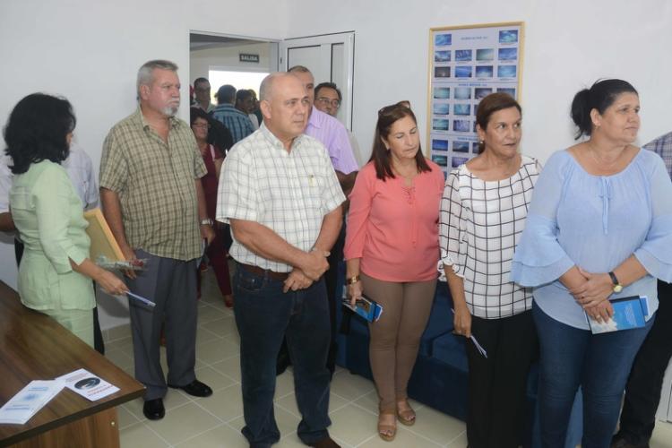 El Dr. Roberto Morales Ojeda (C izq.), miembro del Buró Político y vicepresidente de los Consejos de Estado y de Ministros, durante la inauguración de la Estación Meteorológica Mariel, perteneciente al centro meteorológico provincial de Artemisa, en la Zona Especial de Desarrollo Mariel (ZEDM), Cuba, el 5 de septiembre de 2019. ACN FOTO/Ariel LEY ROYERO/sdl