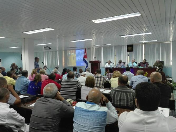 Díaz-Canel prosigue chequeo de medidas ante situación energética en Guantánamo