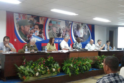 Díaz-Canel examina en Isla de la Juventud estrategia ante situación energética