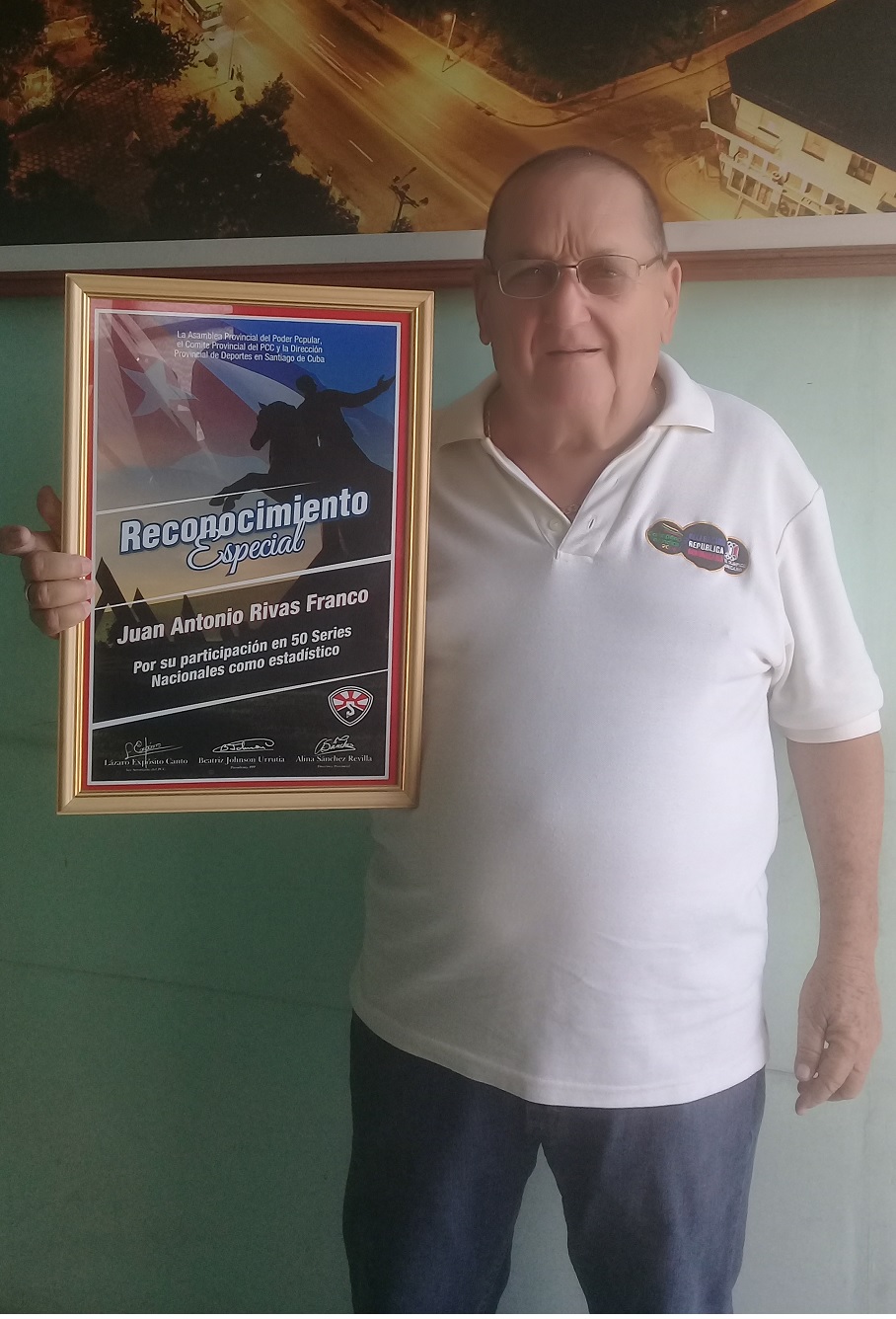 José Antonio Rivas Franco, estadístico deportivo en Santiago de Cuba con 50 años en Series Nac de Béisbol. Foto: la autora