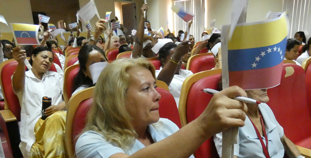 Médicos cubanos en solidaridad con Venezuela