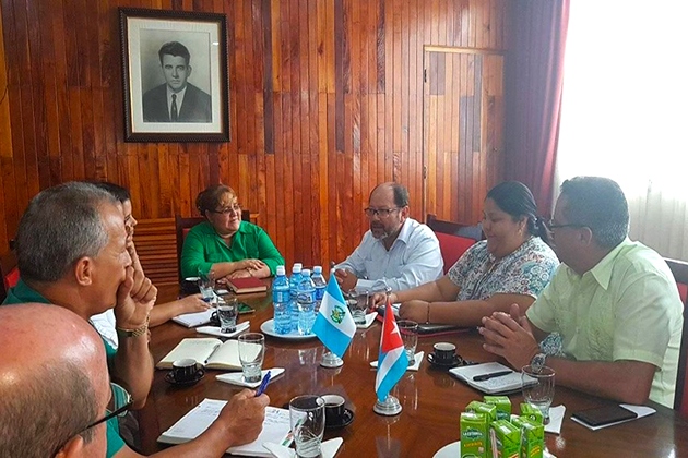 La visita del diplomático incluyó la Universidad Central Marta Abreu de Las Villas para fomentar lazos de colaboración cultural, deportiva y académica.