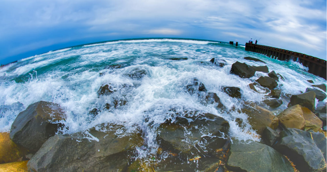 El nivel del mar subirá entre 43 y 84 centímetros hasta el 2100 si no se adoptan con urgencia medidas efectivas para enfrentar el cambio climático. Foto: elagoradiario.com