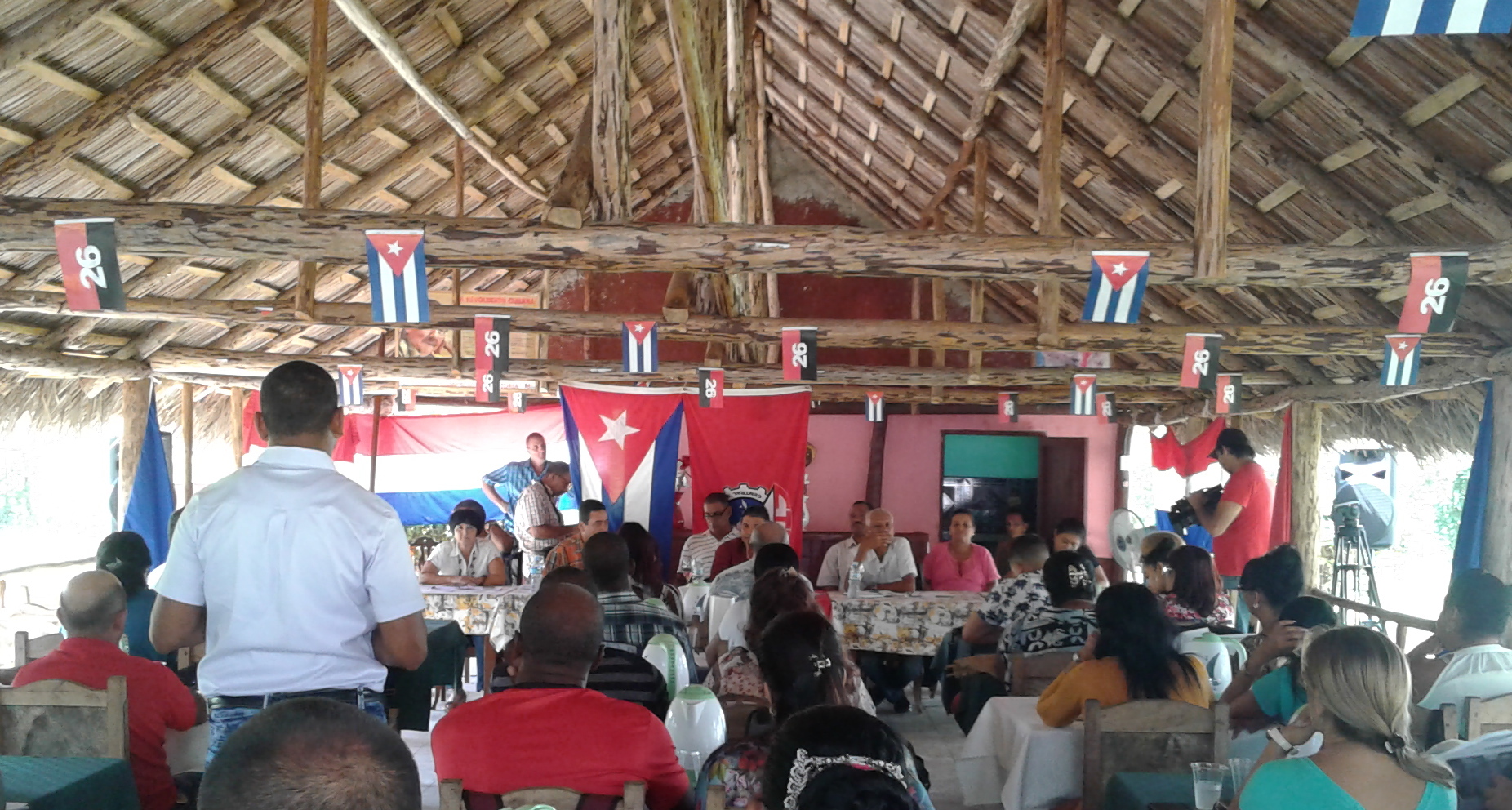 Los presentes en el pleno de la CTC en Camagüey convocaron a la unidad, al diálogo con los obreros, con los vecinos porque este no es un período especial. Foto: Gretel Díaz Montalvo