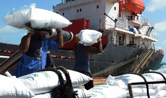 En el puerto Guillermón Moncada se renueva el espíritu de trabajo a sabiendas de la alta misión que le corresponde. Foto: Miguel Rubiera
