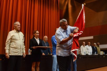 Reconocimiento de Raúl al Palacio de Convenciones por su aniversario 40