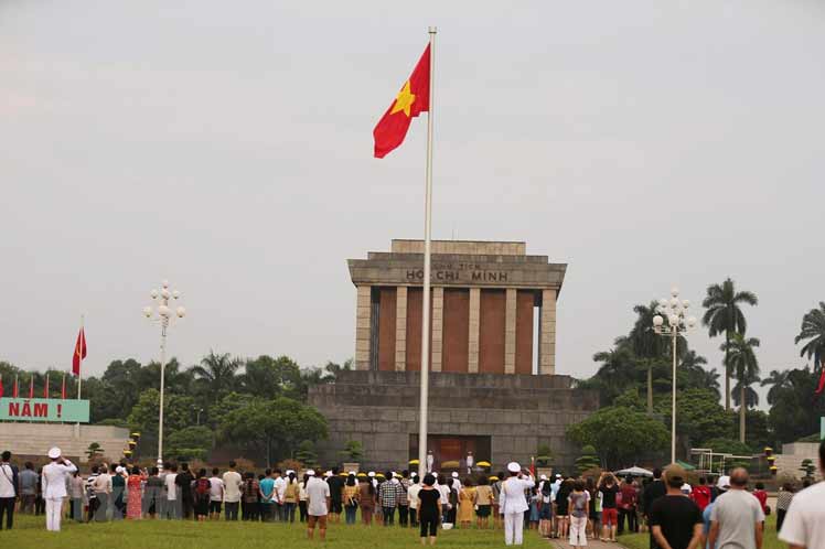 Miles de vietnamitas honran a Ho Chi Minh en Día de la Independencia