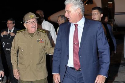 Recibió Raúl a Díaz-Canel a su regreso de México